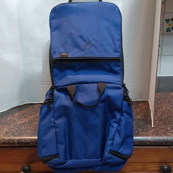 UNISEX L.L. Bean 2 Piece  Blue Travel Toiletry Bag with Hanging Hook...New witho - Picture 8 of 10